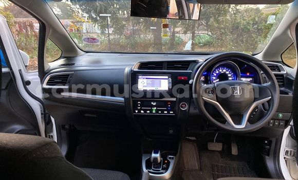 Buy Used Honda Grace White Car in Harare in Harare Buy Used Honda Grace White Car in Harare in Harare