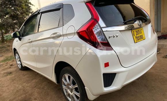 Buy Used Honda Grace White Car in Harare in Harare Buy Used Honda Grace White Car in Harare in Harare