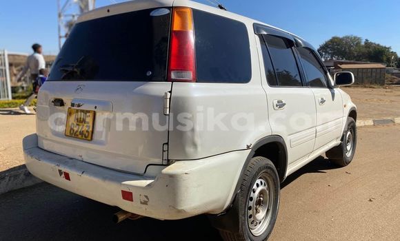 Buy Used Honda CR–V White Car in Harare in Harare Buy Used Honda CR–V White Car in Harare in Harare