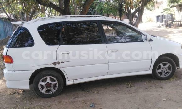 Acheter Occasion Voiture Toyota Ipsum Blanc à Harare, Harare Acheter Occasion Voiture Toyota Ipsum Blanc à Harare, Harare