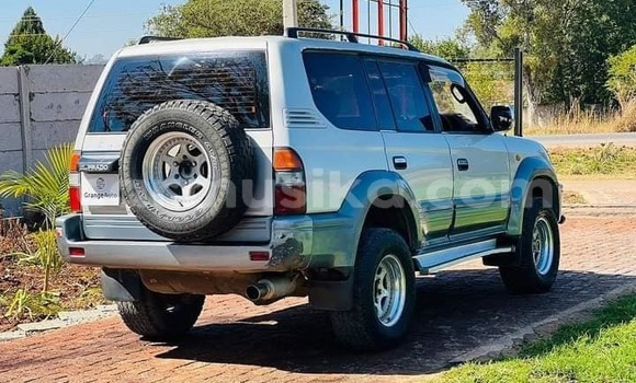 Nunua Ilio tumika Toyota Prado Nyingine Gari ndani ya Harare nchini Harare Nunua Ilio tumika Toyota Prado Nyingine Gari ndani ya Harare nchini Harare