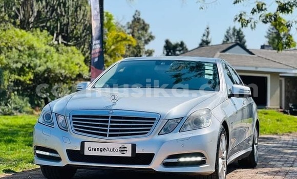 Nunua Ilio tumika Mercedes-Benz CLS250 Nyingine Gari ndani ya Harare nchini Harare Nunua Ilio tumika Mercedes-Benz CLS250 Nyingine Gari ndani ya Harare nchini Harare