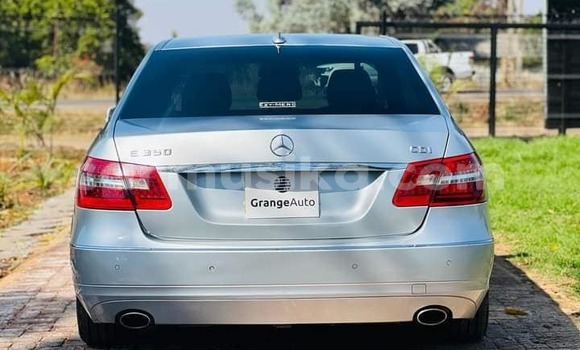Nunua Ilio tumika Mercedes-Benz CLS250 Nyingine Gari ndani ya Harare nchini Harare Nunua Ilio tumika Mercedes-Benz CLS250 Nyingine Gari ndani ya Harare nchini Harare