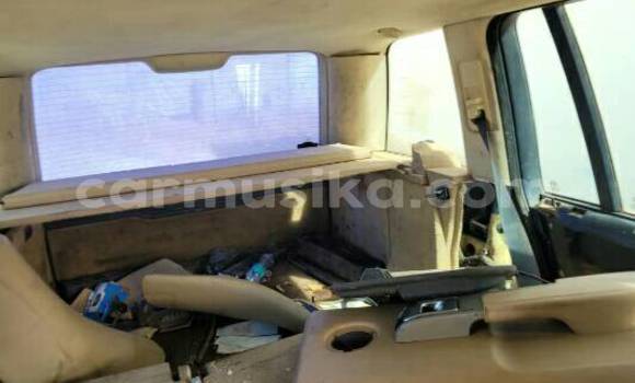 Nunua Ilio tumika Range Rover Range Rover Nyeusi Gari ndani ya Harare nchini Harare Nunua Ilio tumika Range Rover Range Rover Nyeusi Gari ndani ya Harare nchini Harare