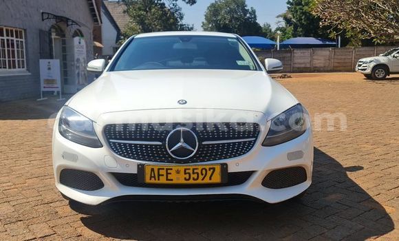 Nunua Ilio tumika Mercedes-Benz C-Classe Nyeupe Gari ndani ya Harare nchini Harare