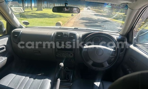 Nunua Ilio tumika Isuzu KB Nyeupe Gari ndani ya Harare nchini Harare Nunua Ilio tumika Isuzu KB Nyeupe Gari ndani ya Harare nchini Harare