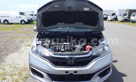 Buy Used Honda Fit Silver Car in Beitbridge in Matabeleland South Buy Used Honda Fit Silver Car in Beitbridge in Matabeleland South