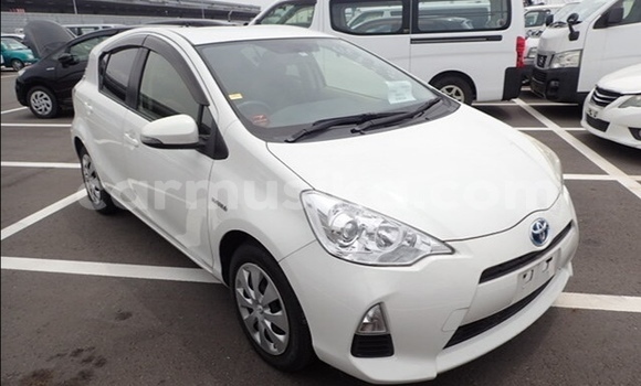 Tenga Tsaru Toyota Aqua Chena Mota in Beitbridge in Matabeleland South