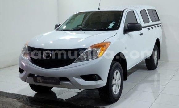 Nunua Ilio tumika Mazda BT-50 Nyeupe Gari ndani ya Beitbridge nchini Matabeleland Kusini