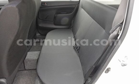 Acheter Occasion Voiture Toyota Probox Blanc à Beitbridge, Matabeleland South Acheter Occasion Voiture Toyota Probox Blanc à Beitbridge, Matabeleland South