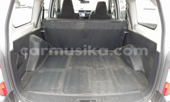 Acheter Occasion Voiture Toyota Probox Blanc à Beitbridge, Matabeleland South Acheter Occasion Voiture Toyota Probox Blanc à Beitbridge, Matabeleland South