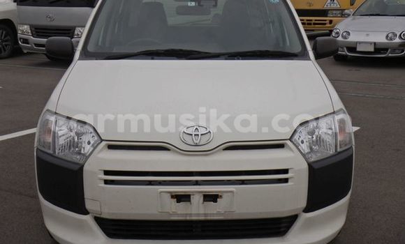 Acheter Occasion Voiture Toyota Probox Blanc à Beitbridge, Matabeleland South Acheter Occasion Voiture Toyota Probox Blanc à Beitbridge, Matabeleland South
