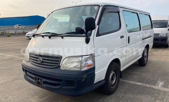 Tenga Tsaru Toyota Hiace Chena Mota in Beitbridge in Matabeleland South
