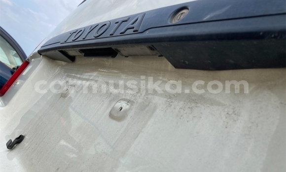 Buy Used Toyota Hiace White Car in Beitbridge in Matabeleland South Buy Used Toyota Hiace White Car in Beitbridge in Matabeleland South