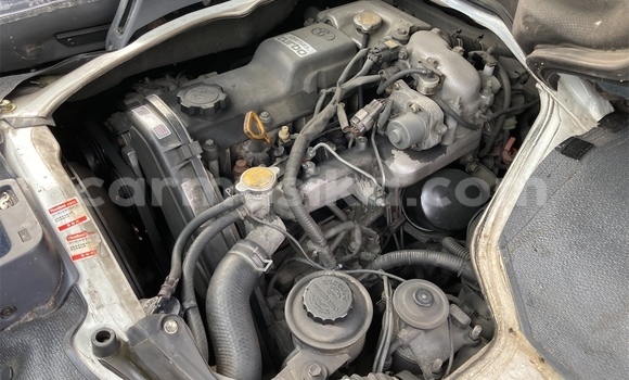 Buy Used Toyota Hiace White Car in Beitbridge in Matabeleland South Buy Used Toyota Hiace White Car in Beitbridge in Matabeleland South