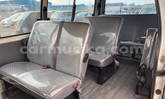 Buy Used Toyota Hiace White Car in Beitbridge in Matabeleland South Buy Used Toyota Hiace White Car in Beitbridge in Matabeleland South