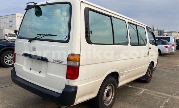Buy Used Toyota Hiace White Car in Beitbridge in Matabeleland South Buy Used Toyota Hiace White Car in Beitbridge in Matabeleland South