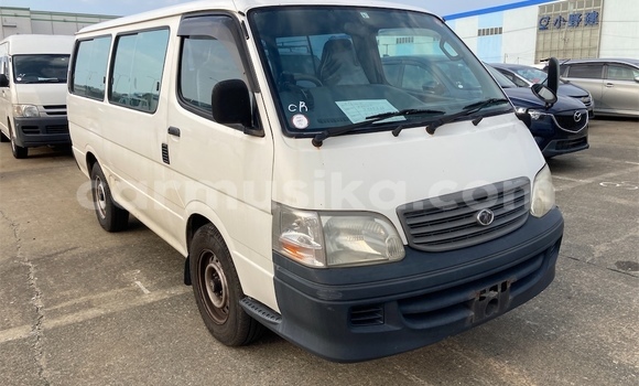 Buy Used Toyota Hiace White Car in Beitbridge in Matabeleland South Buy Used Toyota Hiace White Car in Beitbridge in Matabeleland South
