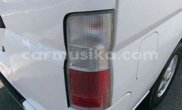 Nunua Ilio tumika Nissan Caravan Nyeupe Gari ndani ya Beitbridge nchini Matabeleland Kusini Nunua Ilio tumika Nissan Caravan Nyeupe Gari ndani ya Beitbridge nchini Matabeleland Kusini