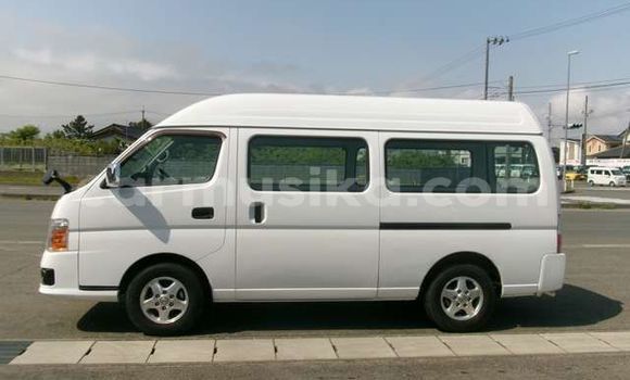 Nunua Ilio tumika Nissan Caravan Nyeupe Gari ndani ya Beitbridge nchini Matabeleland Kusini Nunua Ilio tumika Nissan Caravan Nyeupe Gari ndani ya Beitbridge nchini Matabeleland Kusini