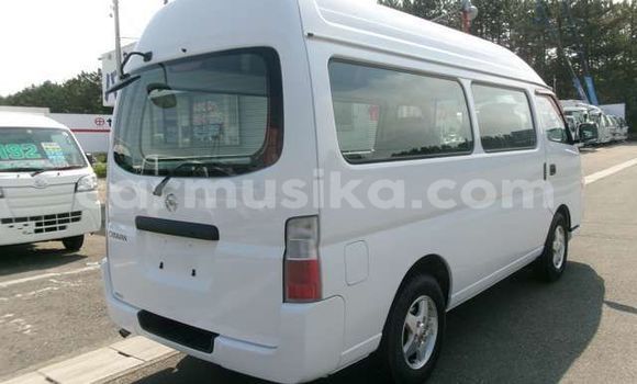 Nunua Ilio tumika Nissan Caravan Nyeupe Gari ndani ya Beitbridge nchini Matabeleland Kusini Nunua Ilio tumika Nissan Caravan Nyeupe Gari ndani ya Beitbridge nchini Matabeleland Kusini