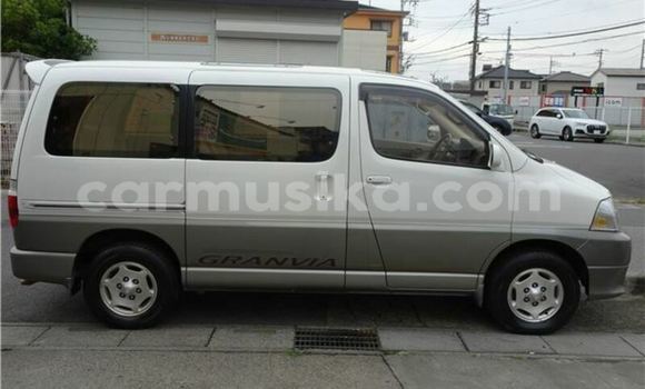 Nunua Ilio tumika Toyota Granvia Nyingine Gari ndani ya Beitbridge nchini Matabeleland Kusini Nunua Ilio tumika Toyota Granvia Nyingine Gari ndani ya Beitbridge nchini Matabeleland Kusini