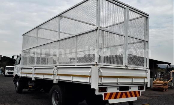 Buy Used Nissan UD White Truck in Beitbridge in Matabeleland South Buy Used Nissan UD White Truck in Beitbridge in Matabeleland South