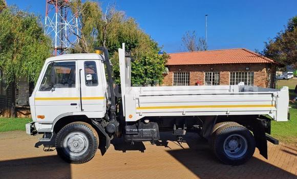 Acheter Occasion Utilitaire Nissan UD Blanc à Beitbridge, Matabeleland South Acheter Occasion Utilitaire Nissan UD Blanc à Beitbridge, Matabeleland South