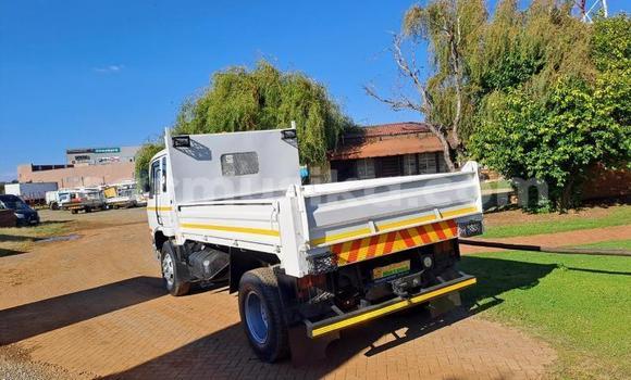 Acheter Occasion Utilitaire Nissan UD Blanc à Beitbridge, Matabeleland South Acheter Occasion Utilitaire Nissan UD Blanc à Beitbridge, Matabeleland South