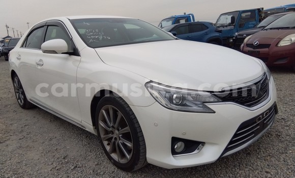 Nunua Ilio tumika Toyota Mark X Nyeupe Gari ndani ya Beitbridge nchini Matabeleland Kusini