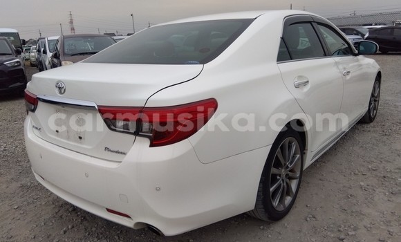 Buy Used Toyota Mark X White Car in Beitbridge in Matabeleland South Buy Used Toyota Mark X White Car in Beitbridge in Matabeleland South