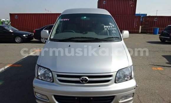 Acheter Occasion Voiture Toyota Noah Gris à Beitbridge, Matabeleland South Acheter Occasion Voiture Toyota Noah Gris à Beitbridge, Matabeleland South