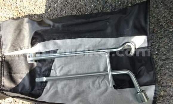 Acheter Occasion Voiture Toyota Noah Gris à Beitbridge, Matabeleland South Acheter Occasion Voiture Toyota Noah Gris à Beitbridge, Matabeleland South