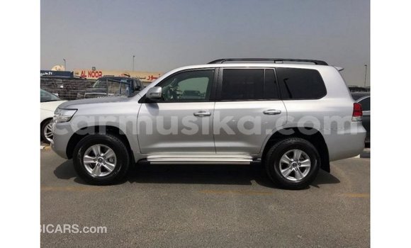 Tenga Imported Toyota Land Cruiser Zvimwe Mota in Import - Dubai in Harare Tenga Imported Toyota Land Cruiser Zvimwe Mota in Import - Dubai in Harare