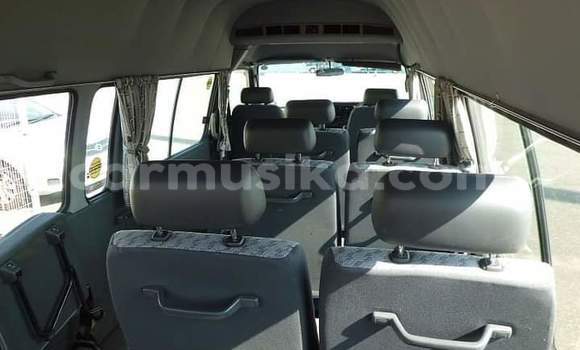 Nunua Ilio tumika Toyota Hiace Nyeupe Gari ndani ya Beitbridge nchini Matabeleland Kusini Nunua Ilio tumika Toyota Hiace Nyeupe Gari ndani ya Beitbridge nchini Matabeleland Kusini