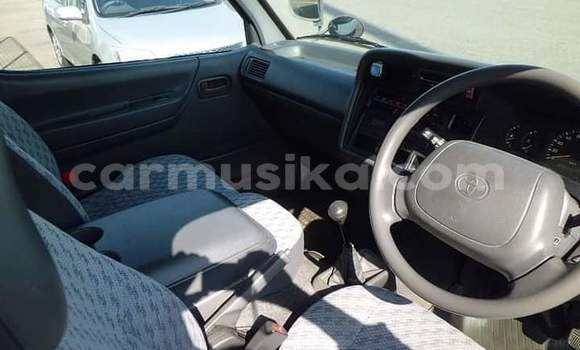 Nunua Ilio tumika Toyota Hiace Nyeupe Gari ndani ya Beitbridge nchini Matabeleland Kusini Nunua Ilio tumika Toyota Hiace Nyeupe Gari ndani ya Beitbridge nchini Matabeleland Kusini