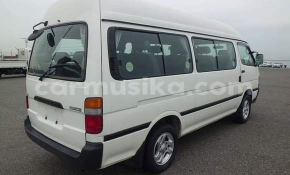 Nunua Ilio tumika Toyota Hiace Nyeupe Gari ndani ya Beitbridge nchini Matabeleland Kusini Nunua Ilio tumika Toyota Hiace Nyeupe Gari ndani ya Beitbridge nchini Matabeleland Kusini