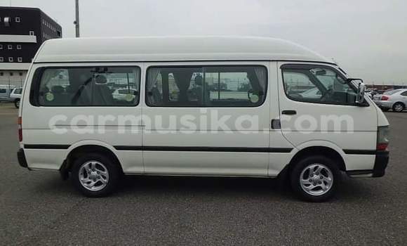 Nunua Ilio tumika Toyota Hiace Nyeupe Gari ndani ya Beitbridge nchini Matabeleland Kusini Nunua Ilio tumika Toyota Hiace Nyeupe Gari ndani ya Beitbridge nchini Matabeleland Kusini