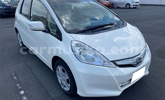 Acheter Occasion Voiture Honda Fit Blanc à Beitbridge, Matabeleland South Acheter Occasion Voiture Honda Fit Blanc à Beitbridge, Matabeleland South