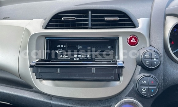 Acheter Occasion Voiture Honda Fit Blanc à Beitbridge, Matabeleland South Acheter Occasion Voiture Honda Fit Blanc à Beitbridge, Matabeleland South