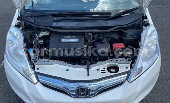 Acheter Occasion Voiture Honda Fit Blanc à Beitbridge, Matabeleland South Acheter Occasion Voiture Honda Fit Blanc à Beitbridge, Matabeleland South