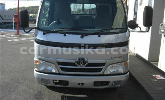Tenga Tsaru Toyota Dyna Sirivha Rori in Beitbridge in Matabeleland South Tenga Tsaru Toyota Dyna Sirivha Rori in Beitbridge in Matabeleland South