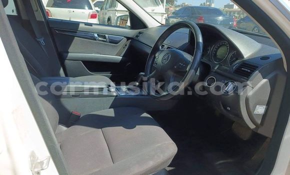 Tenga Tsaru Mercedes-Benz C-Classe Chena Mota in Harare in Harare Tenga Tsaru Mercedes-Benz C-Classe Chena Mota in Harare in Harare