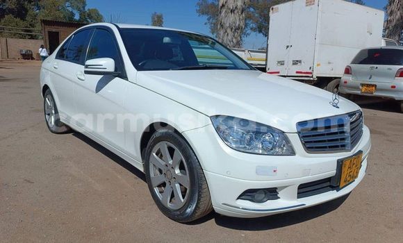 Tenga Tsaru Mercedes-Benz C-Classe Chena Mota in Harare in Harare Tenga Tsaru Mercedes-Benz C-Classe Chena Mota in Harare in Harare