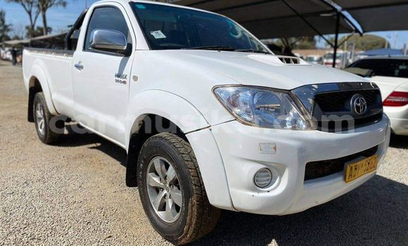Tenga Tsaru Toyota Hilux Chena Mota in Harare in Harare Tenga Tsaru Toyota Hilux Chena Mota in Harare in Harare