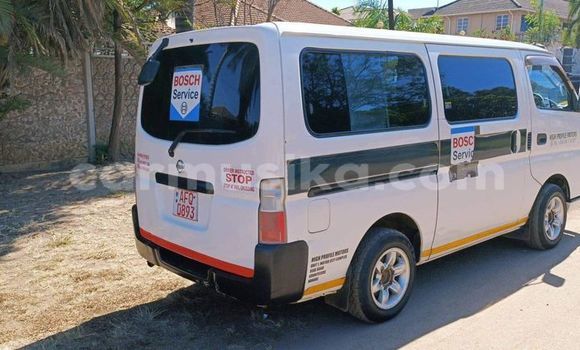 Tenga Tsaru Nissan Caravan Chena Mota in Harare in Harare Tenga Tsaru Nissan Caravan Chena Mota in Harare in Harare