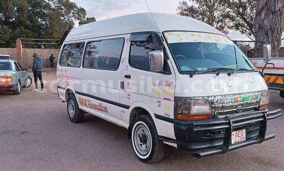 Nunua Ilio tumika Toyota Hiace Nyeupe Gari ndani ya Harare nchini Harare