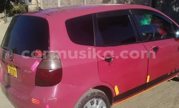 Tenga Tsaru Honda Fit Tsvuku Mota in Harare in Harare Tenga Tsaru Honda Fit Tsvuku Mota in Harare in Harare