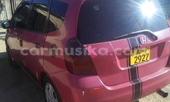 Tenga Tsaru Honda Fit Tsvuku Mota in Harare in Harare Tenga Tsaru Honda Fit Tsvuku Mota in Harare in Harare