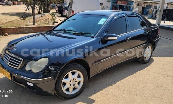Tenga Tsaru Mercedes-Benz C-Classe Nhema Mota in Harare in Harare Tenga Tsaru Mercedes-Benz C-Classe Nhema Mota in Harare in Harare